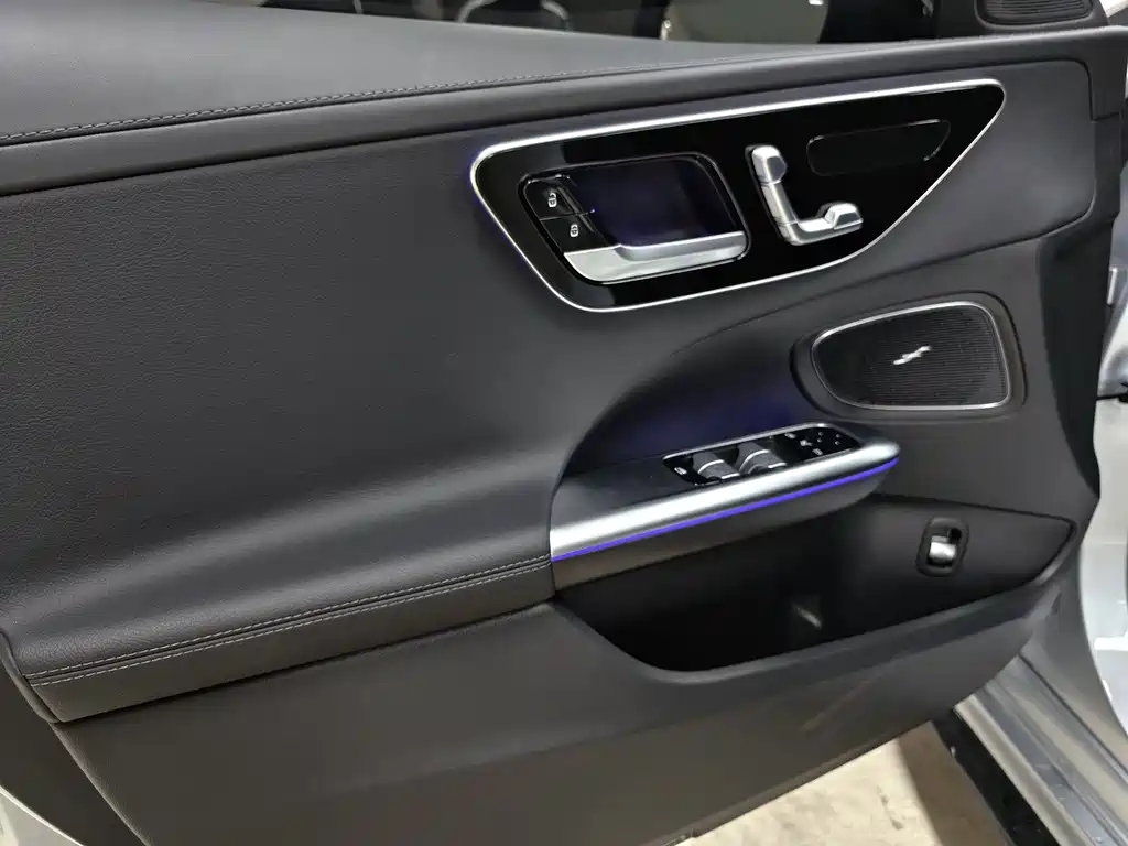 Mercedes-Benz C-Class 2023 — фото 19