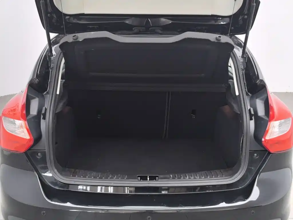 Ford Focus 2013 — фото 16