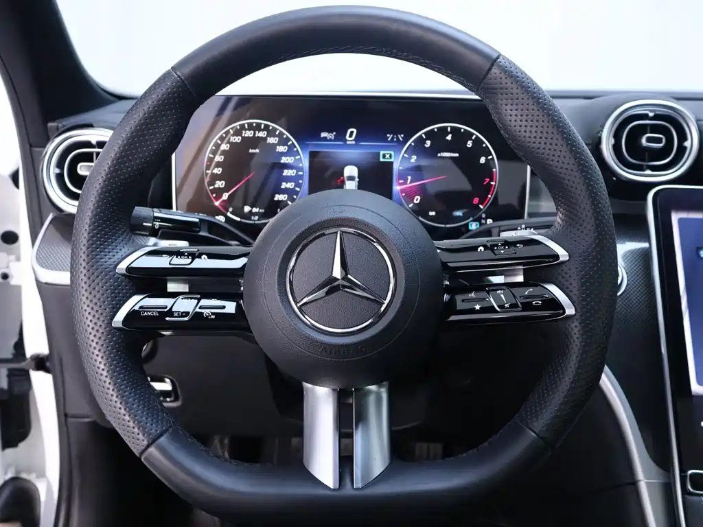 Mercedes-Benz C-Class 2024 — фото 16