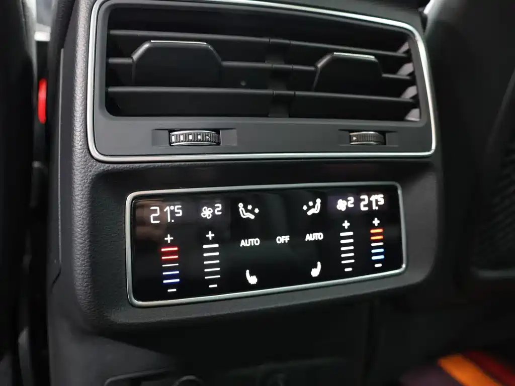 Audi Q7 2021 — фото 10