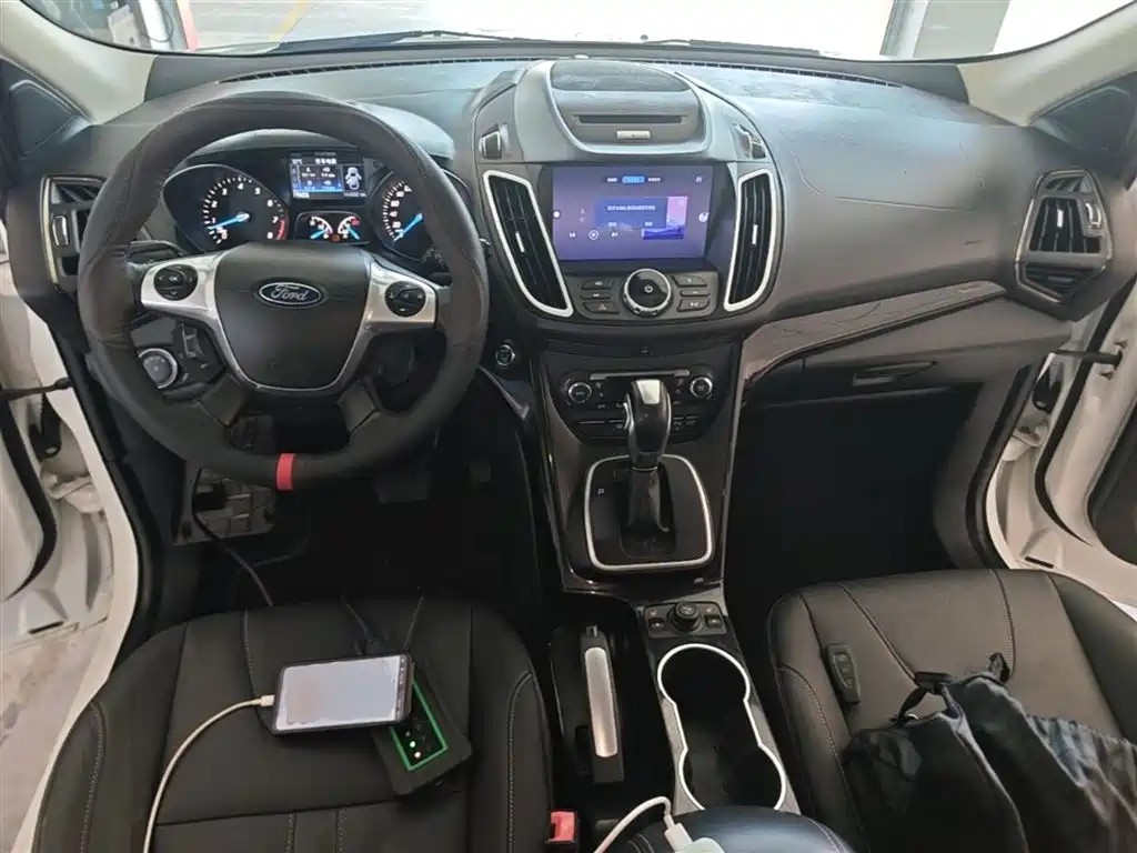 Ford Kuga 2014 — фото 10