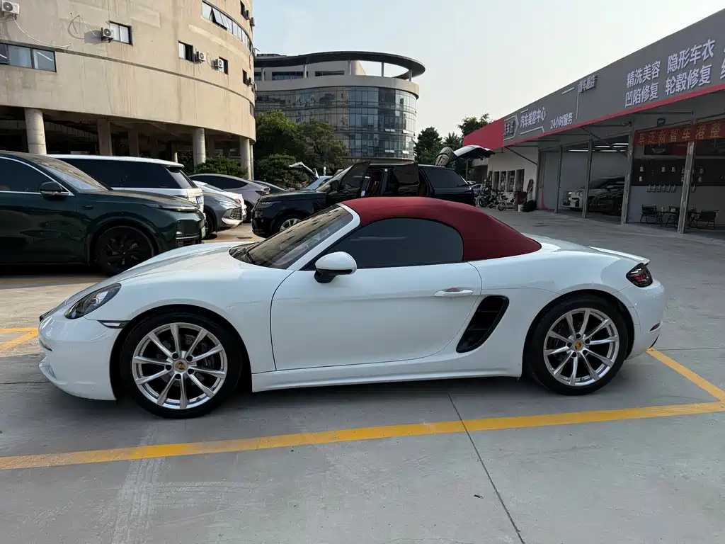 Porsche 718 2016