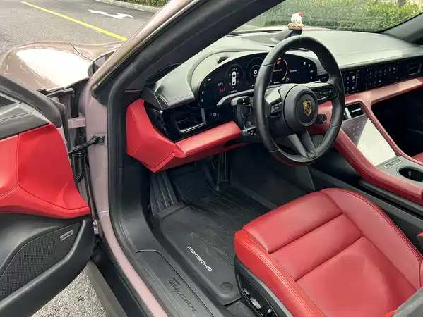 Porsche Taycan 2021