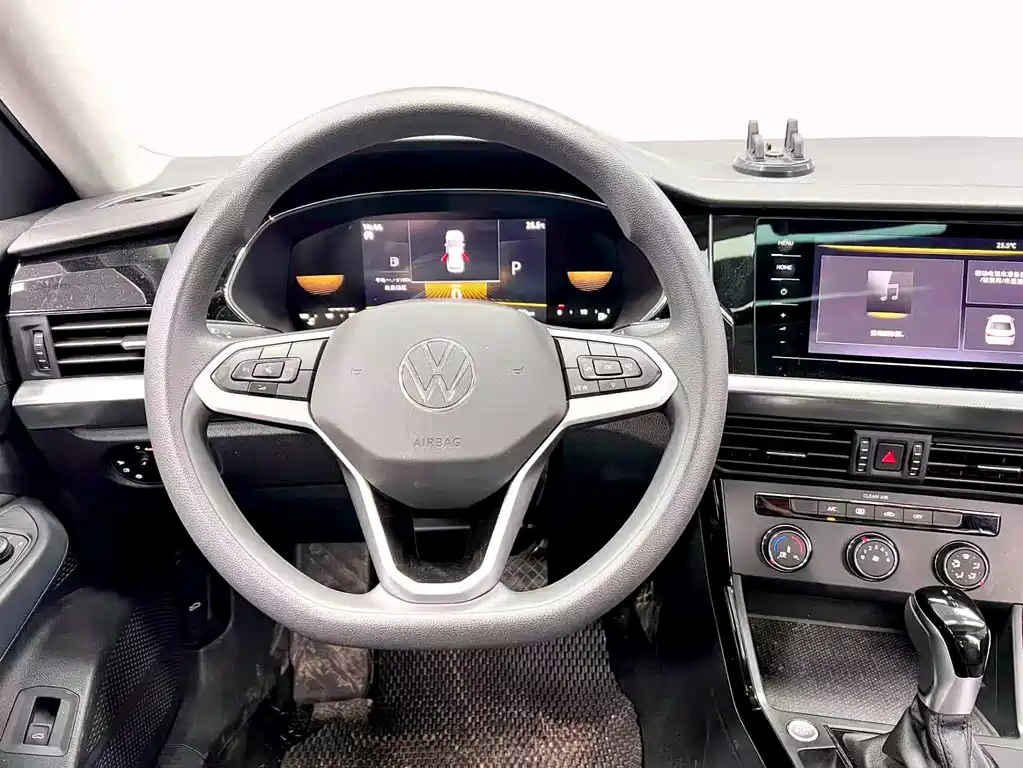 Volkswagen Passat 2025 — фото 10
