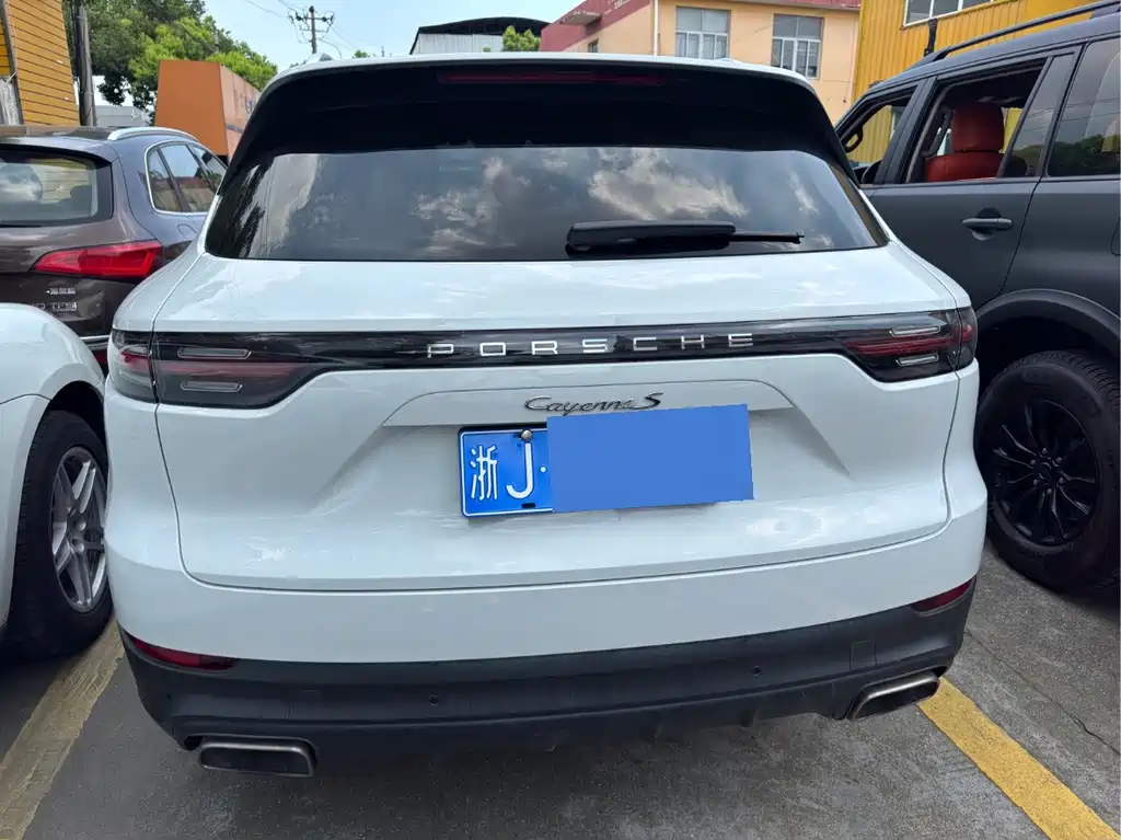Porsche Cayenne 2018 — фото 8