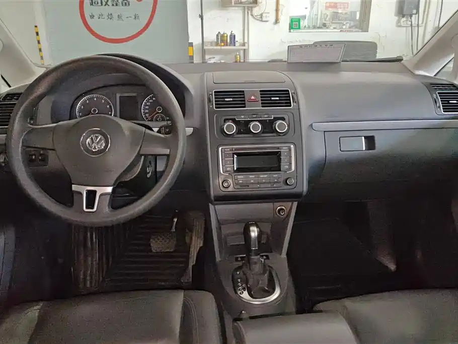 Volkswagen Touran 2015 — фото 12