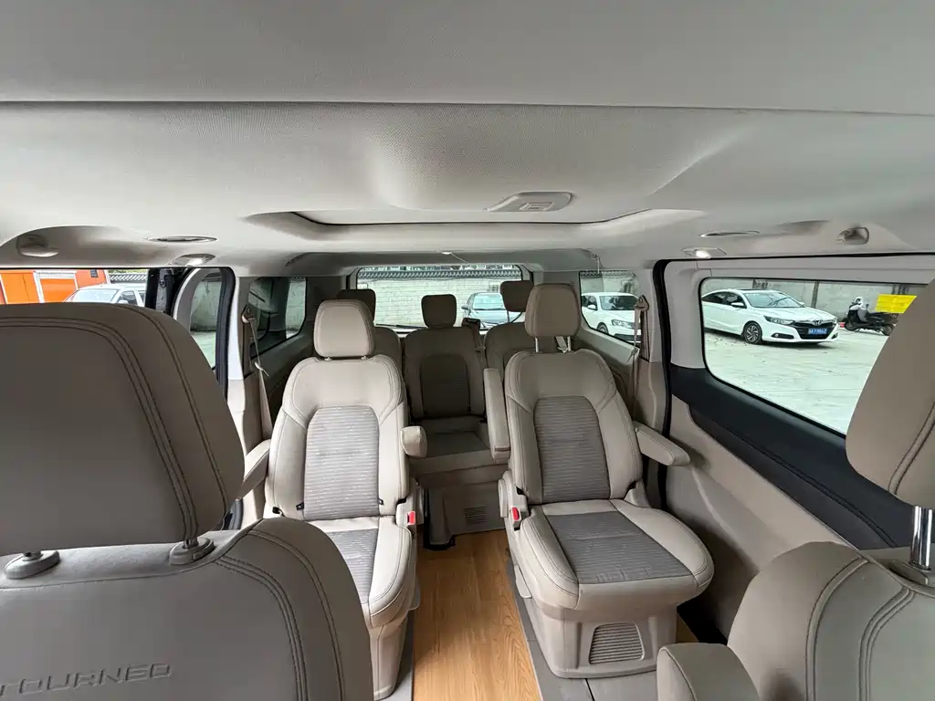 Ford Tourneo 2023 — фото 10