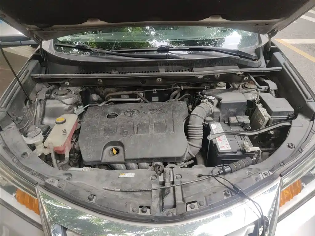 Toyota RAV4 2016 — фото 11
