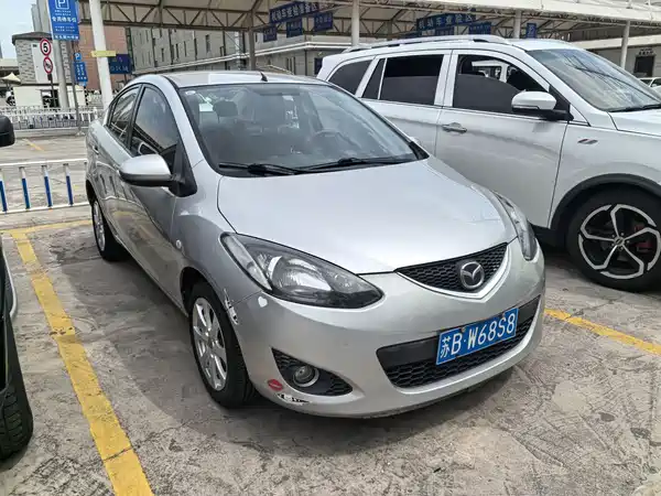 Mazda 2 2011