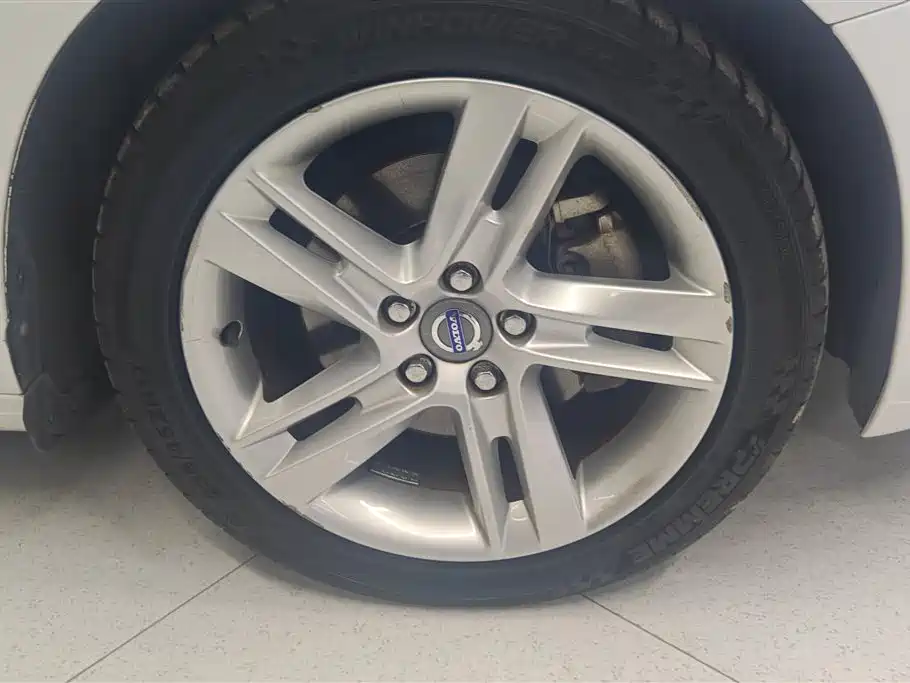 Volvo V60 2015