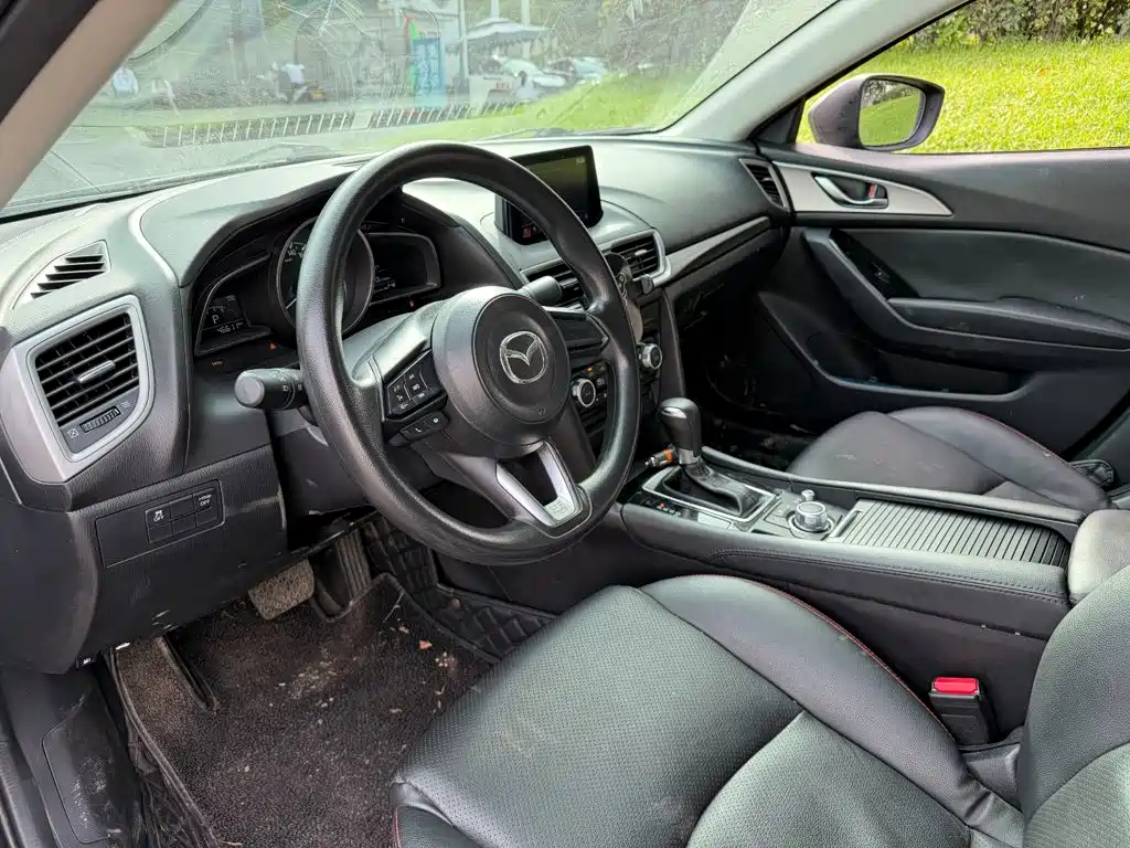 Mazda 3 Axela 2019