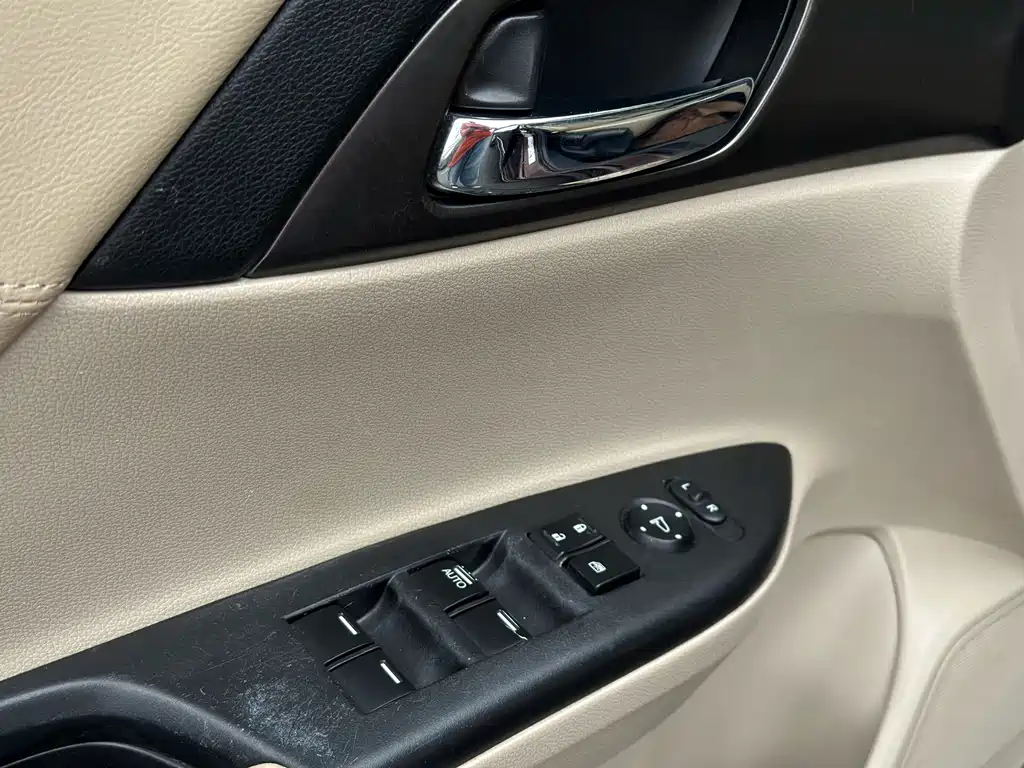 Honda Accord 2014 — фото 23