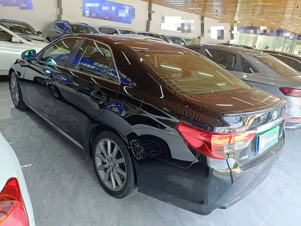 Toyota Reiz 2015 — фото 5