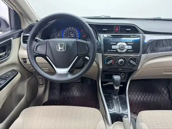 Honda Crider 2013