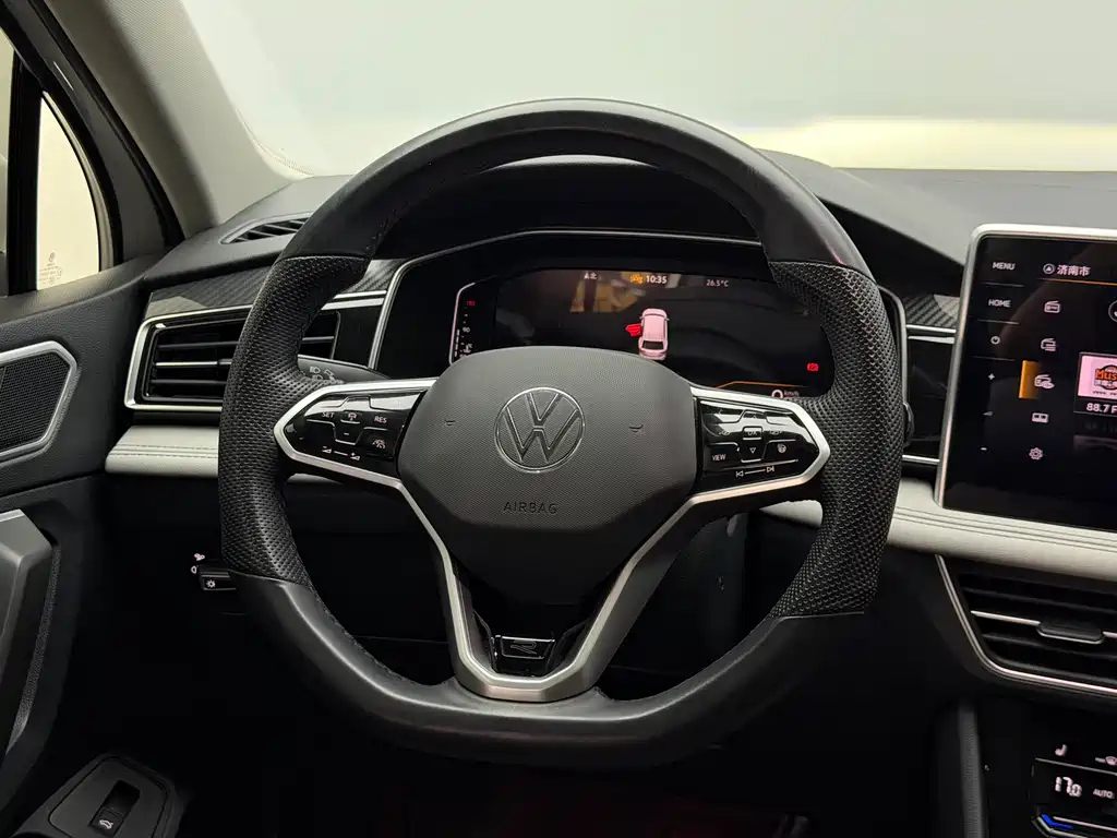 Volkswagen Tiguan L 2023 — фото 11