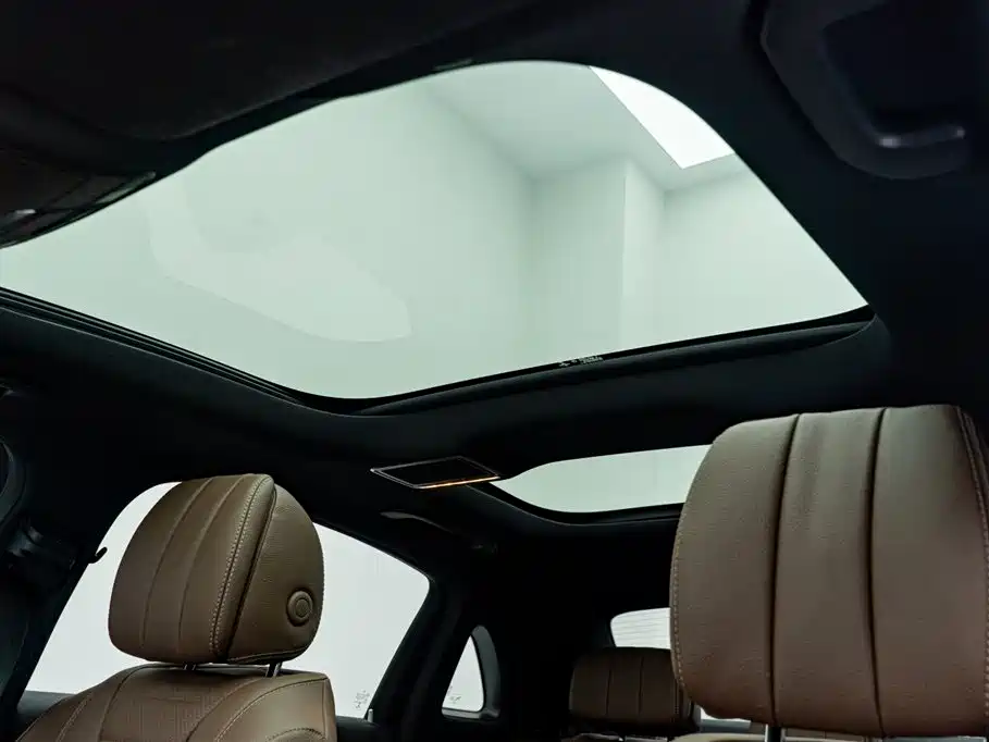 Mercedes-Benz E-Class 2022 — фото 24