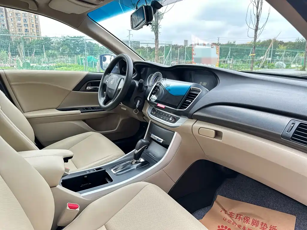 Honda Accord 2014 — фото 12