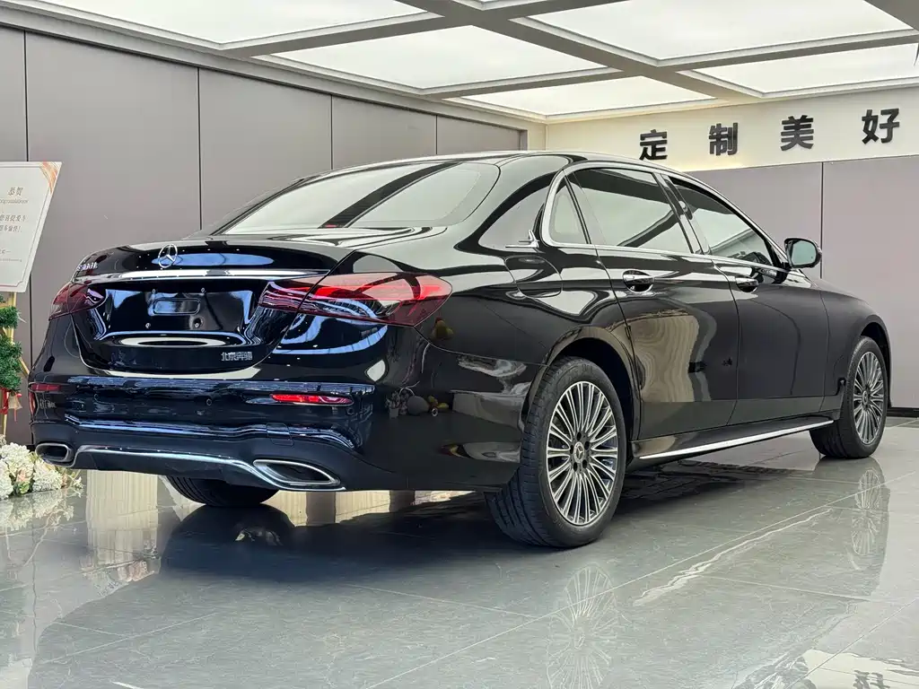 Mercedes-Benz E-Class 2022 — фото 12