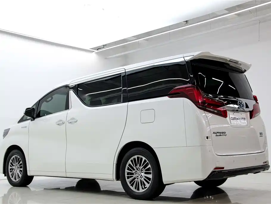 Toyota Alphard 2023