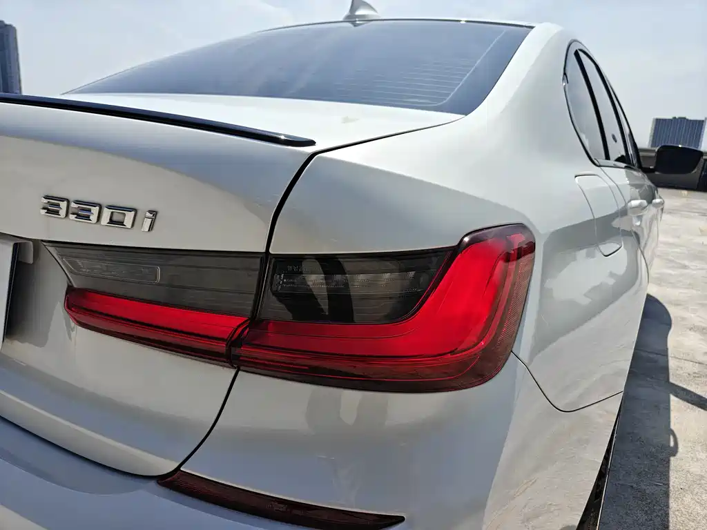 BMW 3 Series 2023 — фото 18