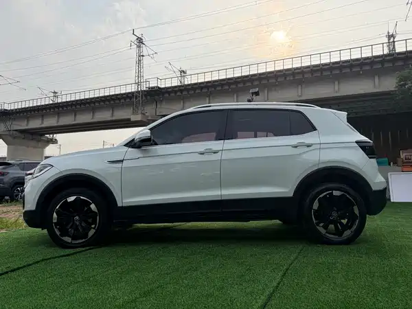 Volkswagen Tacqua 2022