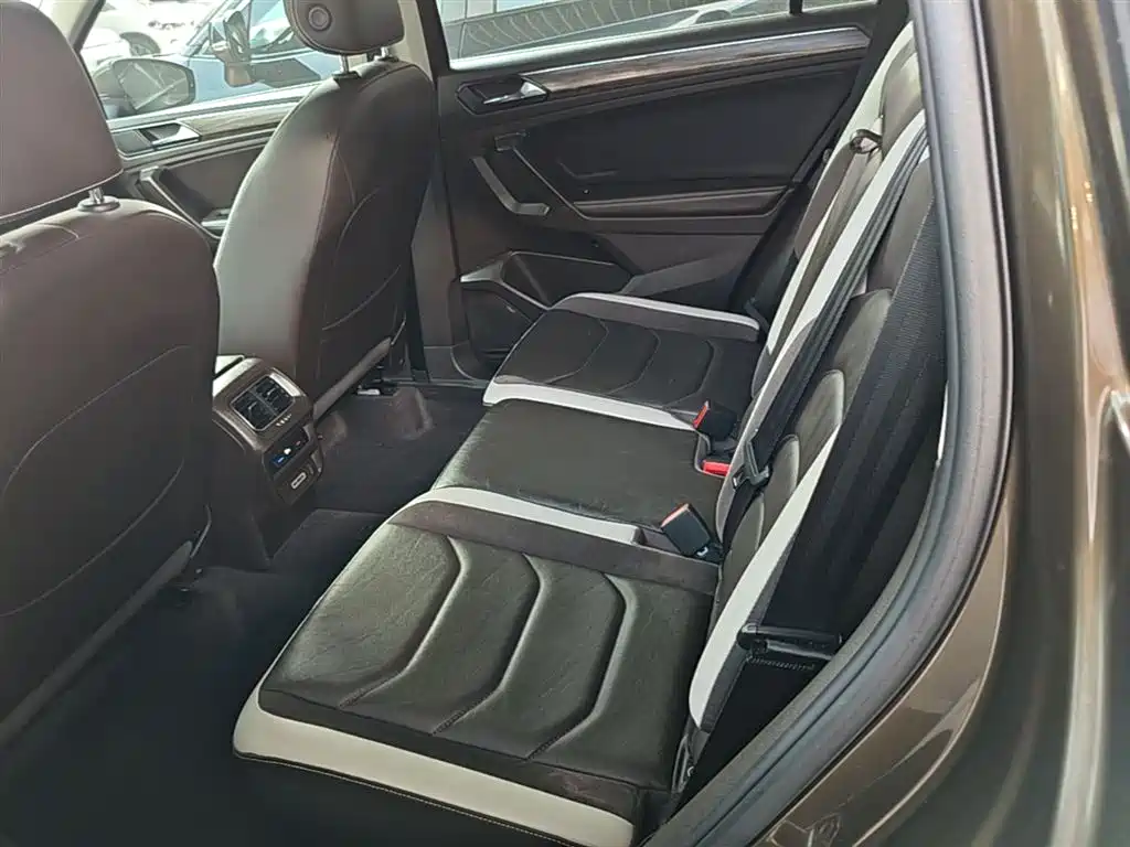 Volkswagen Tiguan L 2017 — фото 17