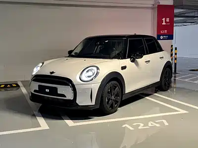 MINI MINI 2023