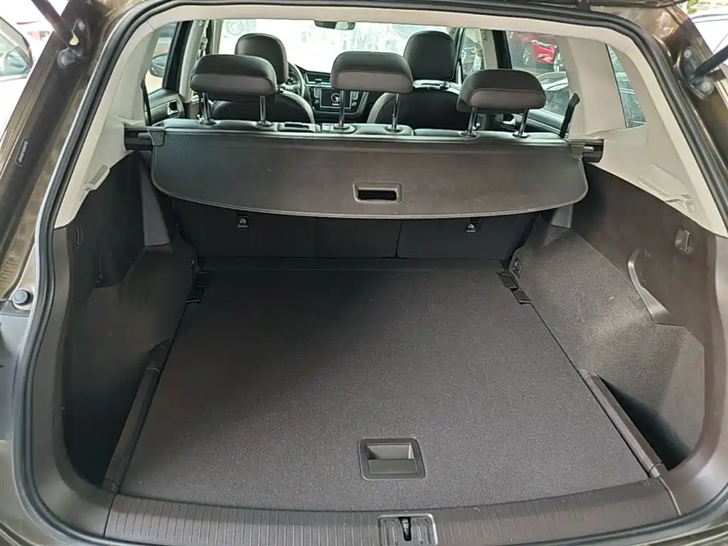 Volkswagen Tiguan L 2017 — фото 19