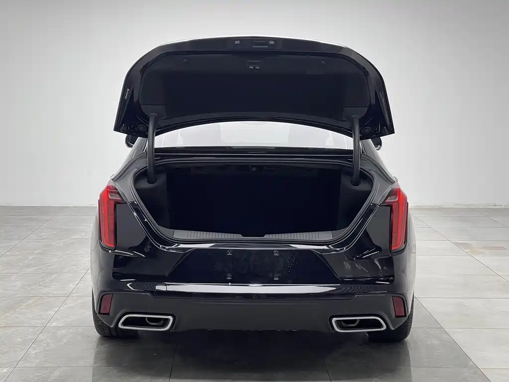 Cadillac CT4 2023 — фото 10