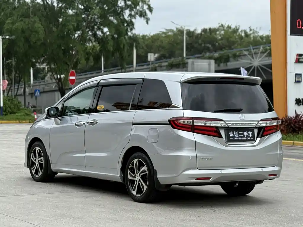 Honda Odyssey 2015 — фото 8