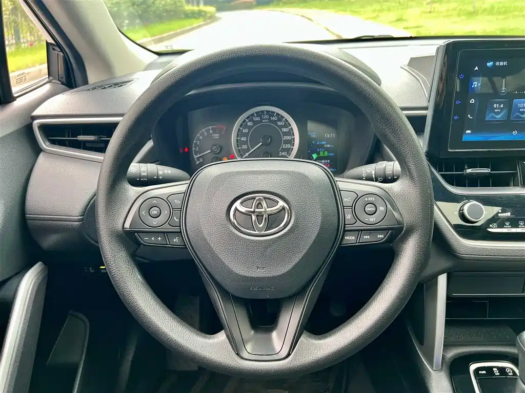 Toyota Corolla Cross 2023 — фото 13