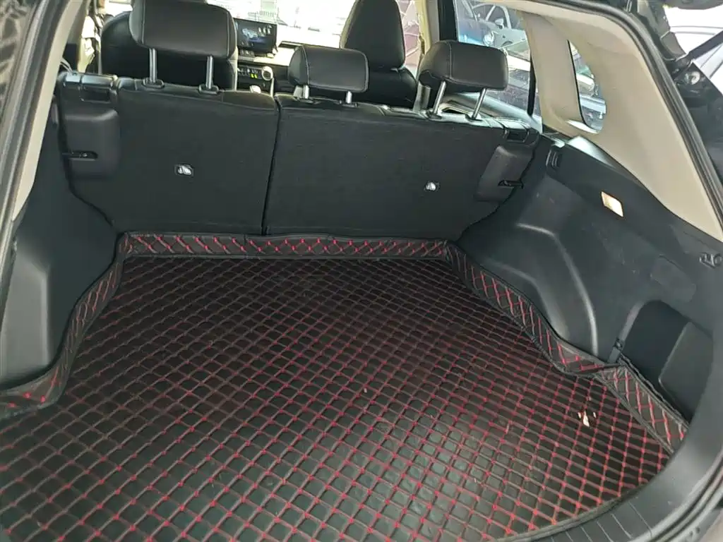 Toyota RAV4 2023 — фото 19