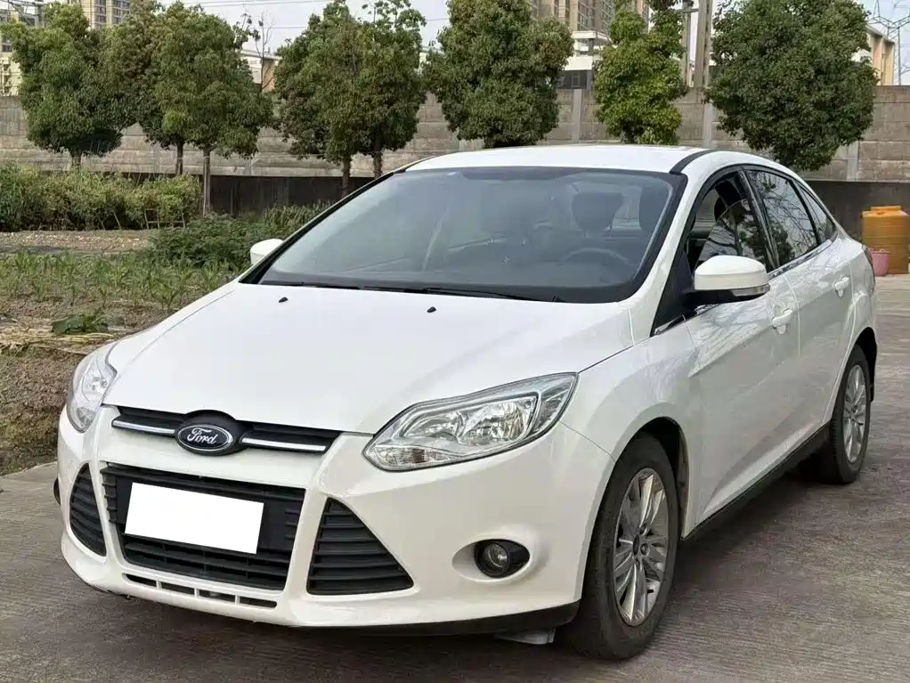 Ford Focus 2014 — фото 1