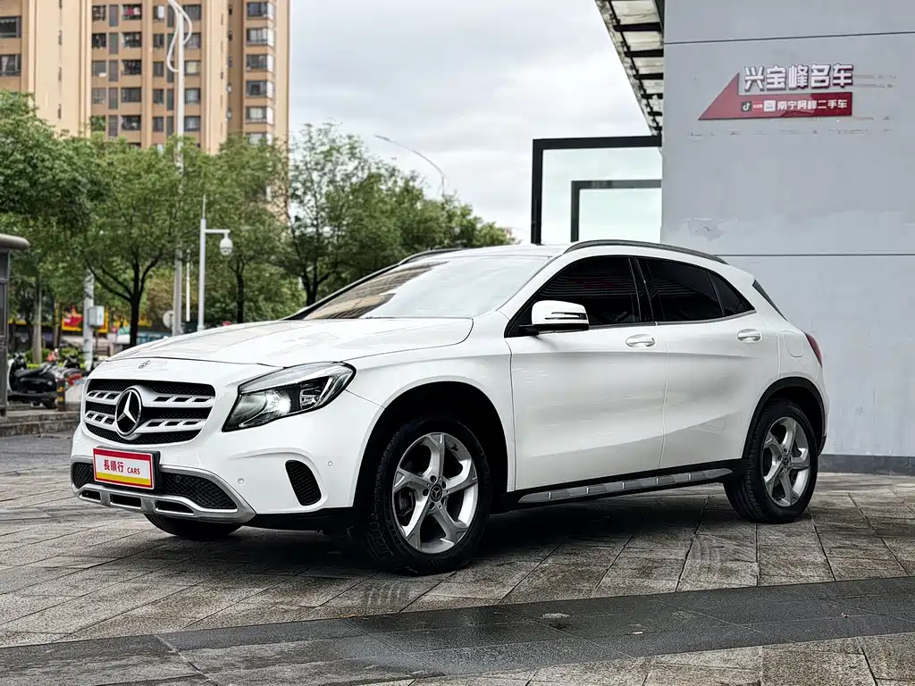 Mercedes-Benz GLA 2017 — фото 1