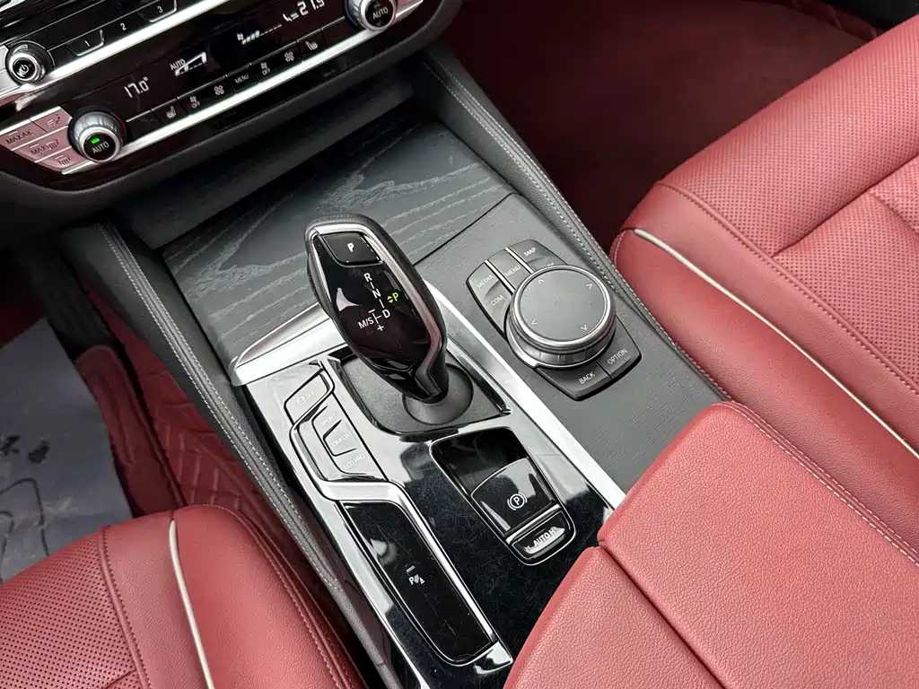 BMW 5 Series 2022 — фото 20
