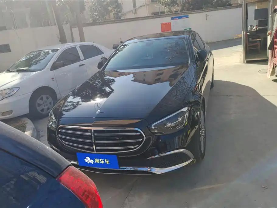 Mercedes-Benz E-Class 2022