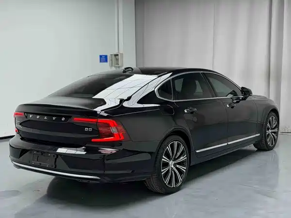 Volvo S90 2023