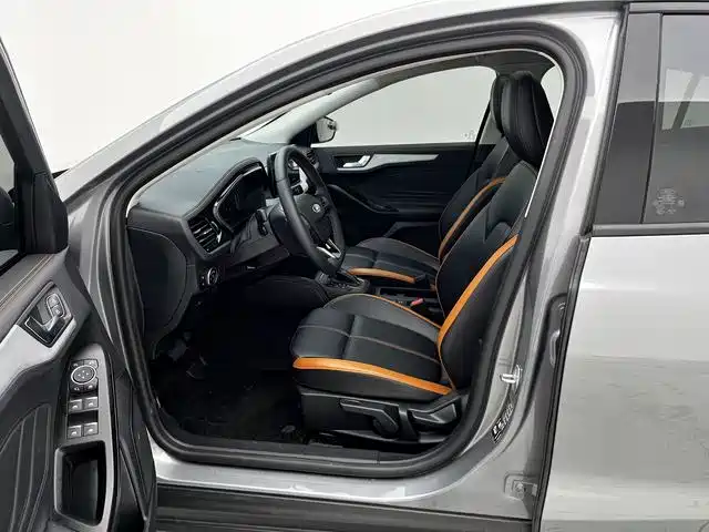 Ford Focus 2023 — фото 12