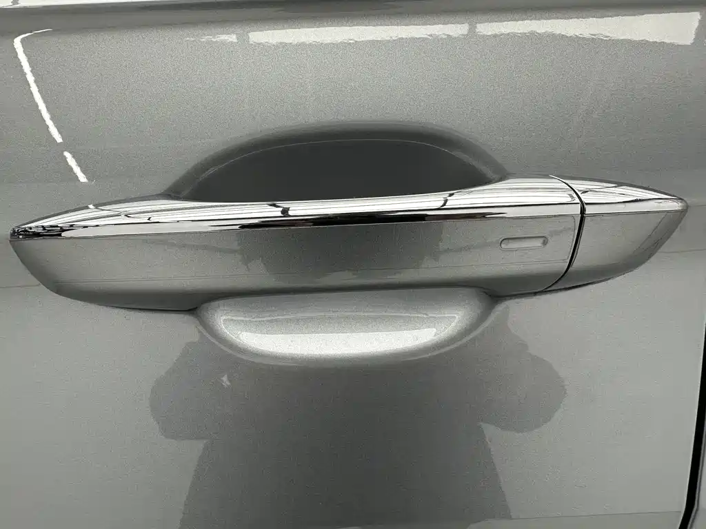 Volkswagen Tiguan L 2023 — фото 11