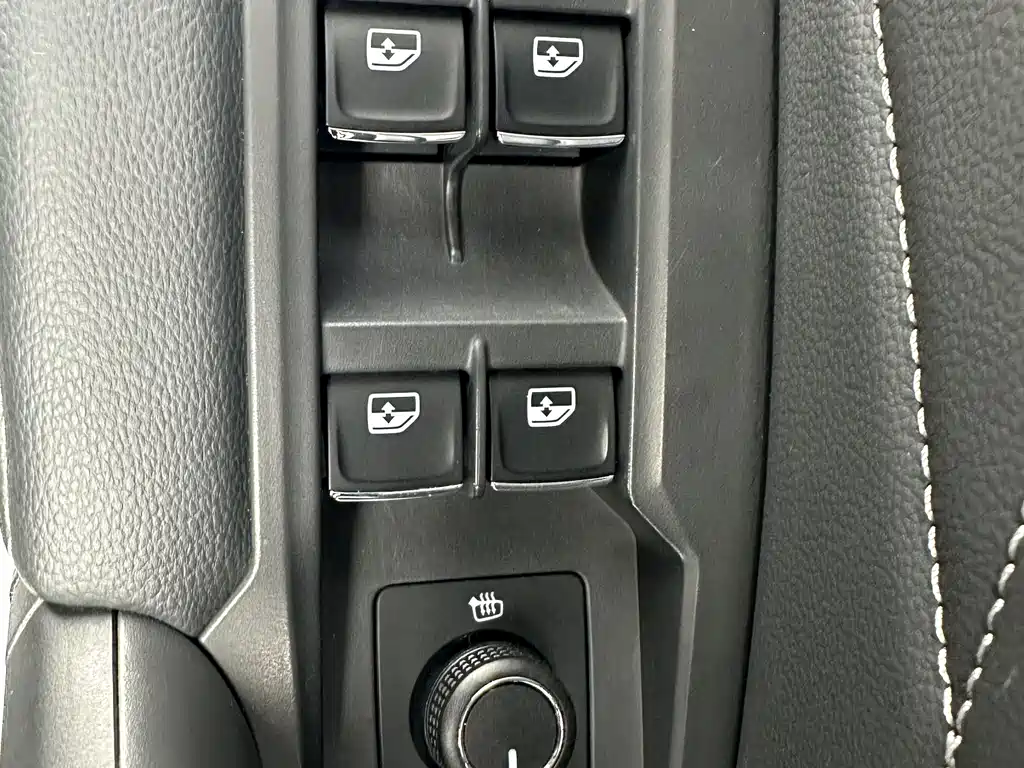 Volkswagen Tiguan L 2023 — фото 12