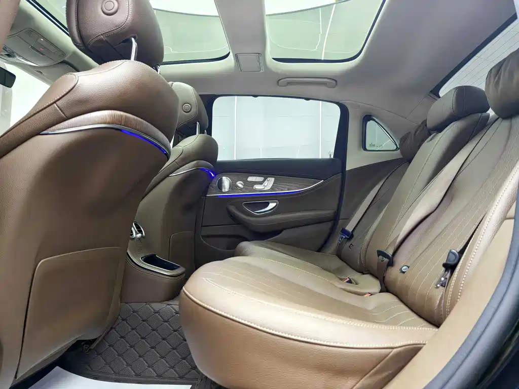 Mercedes-Benz E-Class 2023 — фото 17