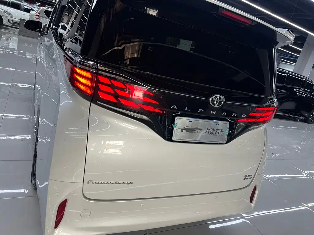 Toyota Alphard 2024