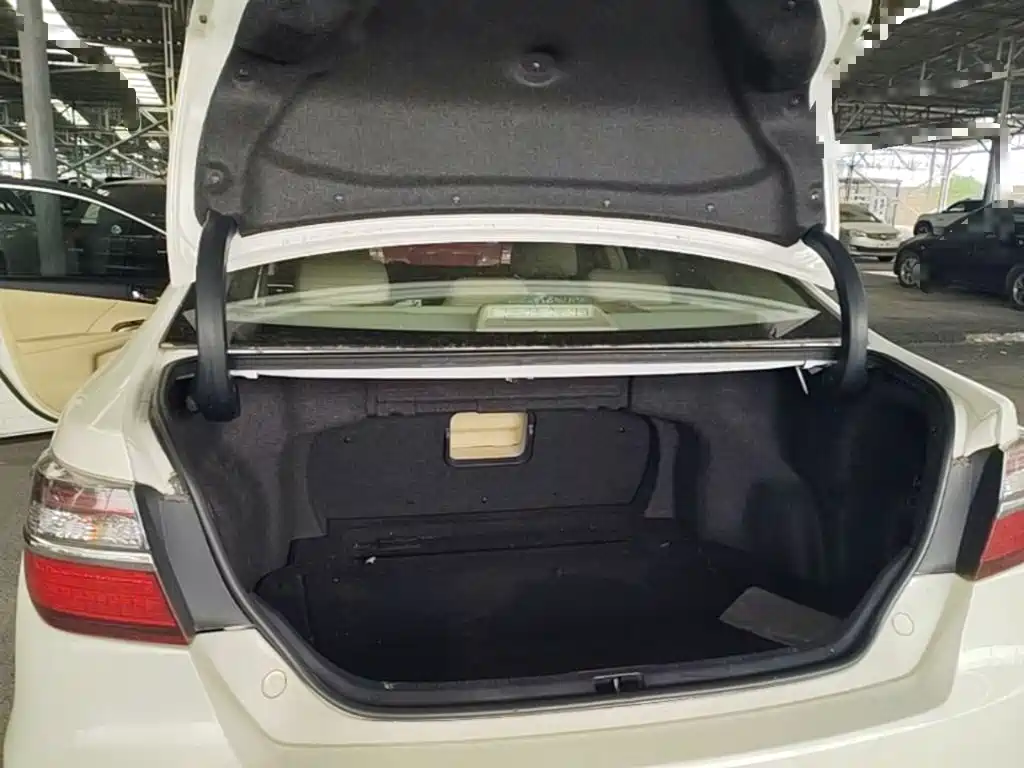 Toyota Camry 2016 — фото 24