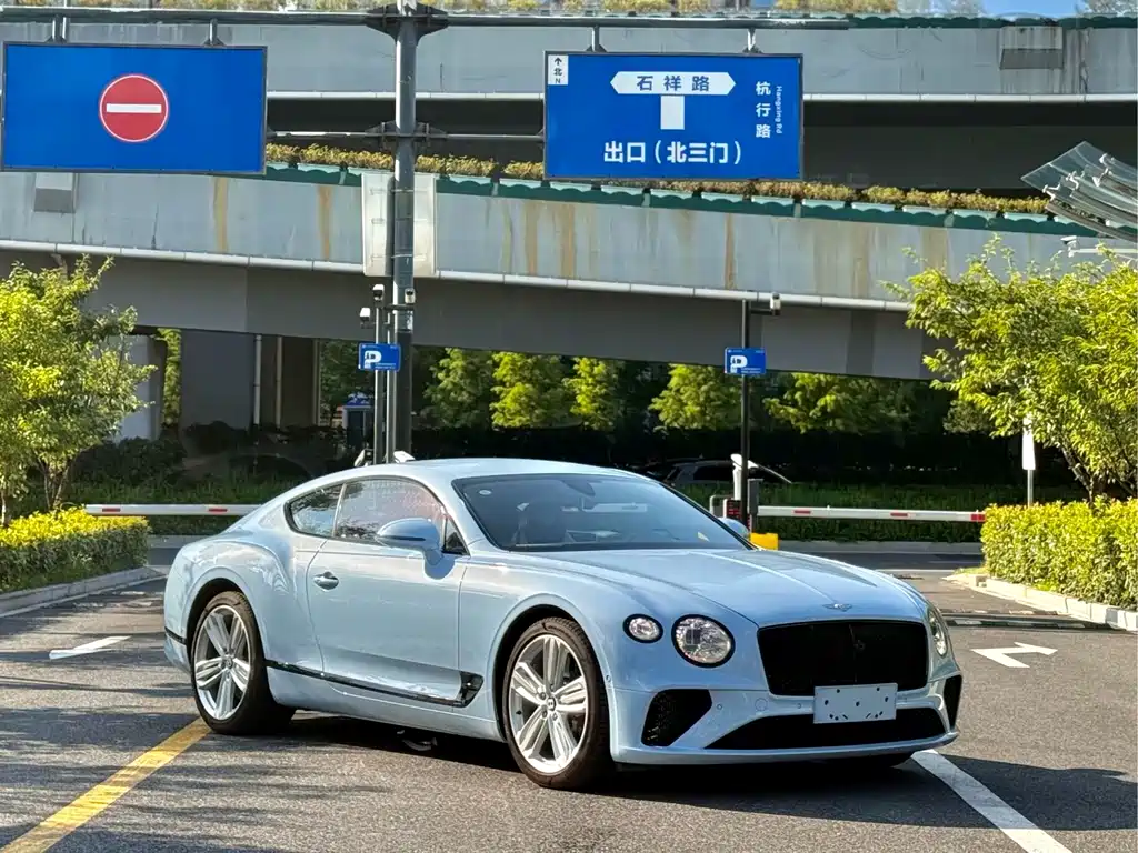 Bentley Continental 2023 — фото 2