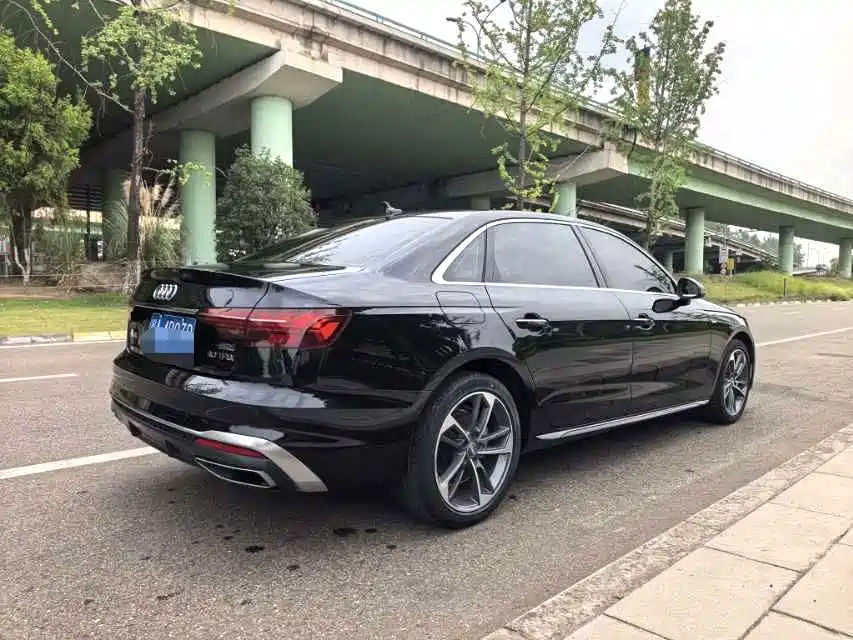 Audi A4L 2020 — фото 9