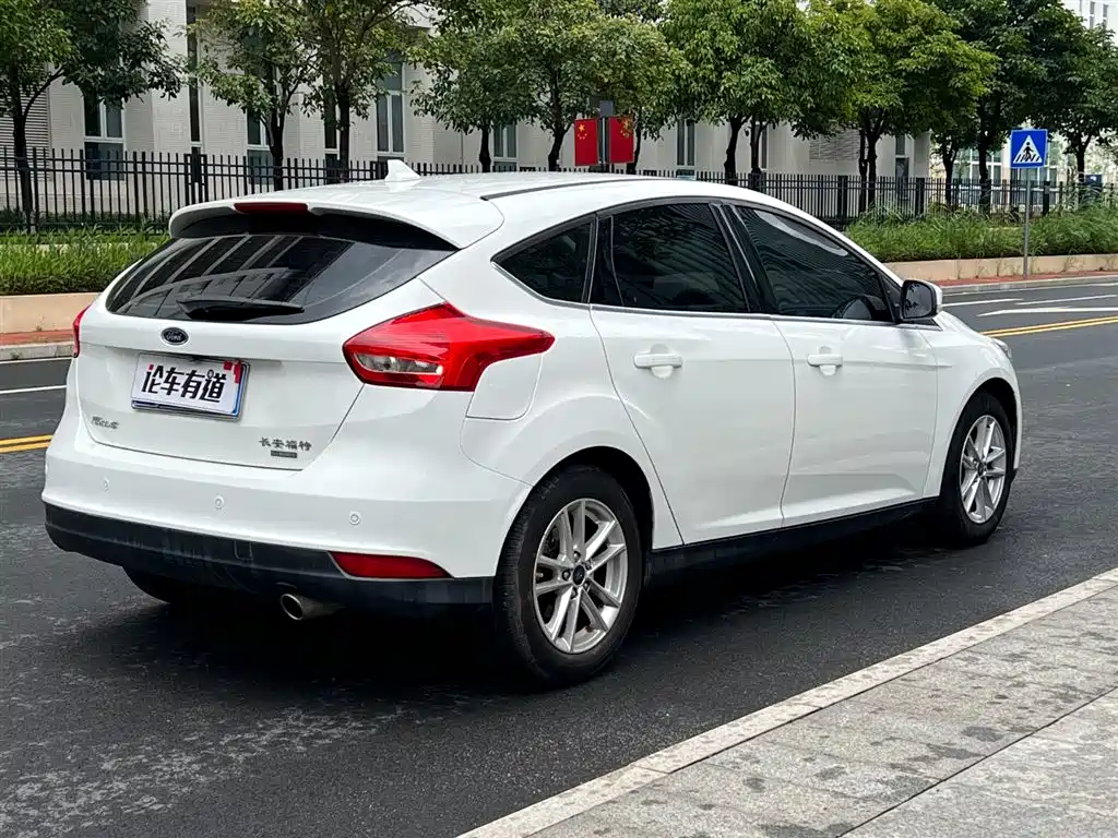 Ford Focus 2018 — фото 2