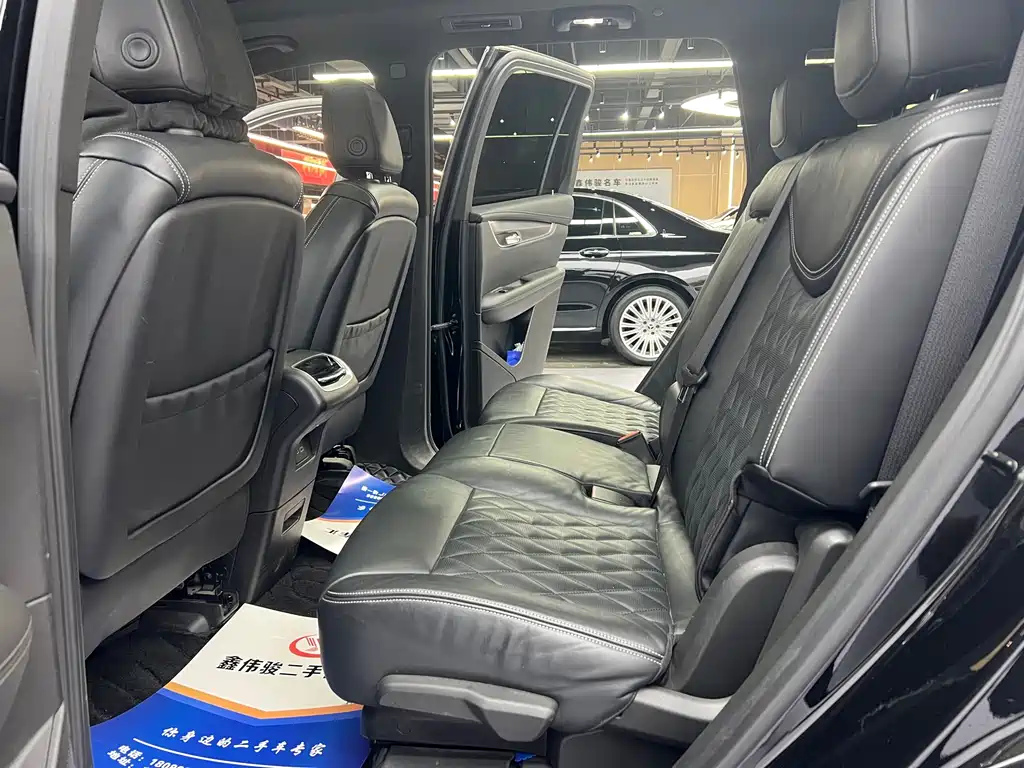 Cadillac XT6 2022 — фото 12