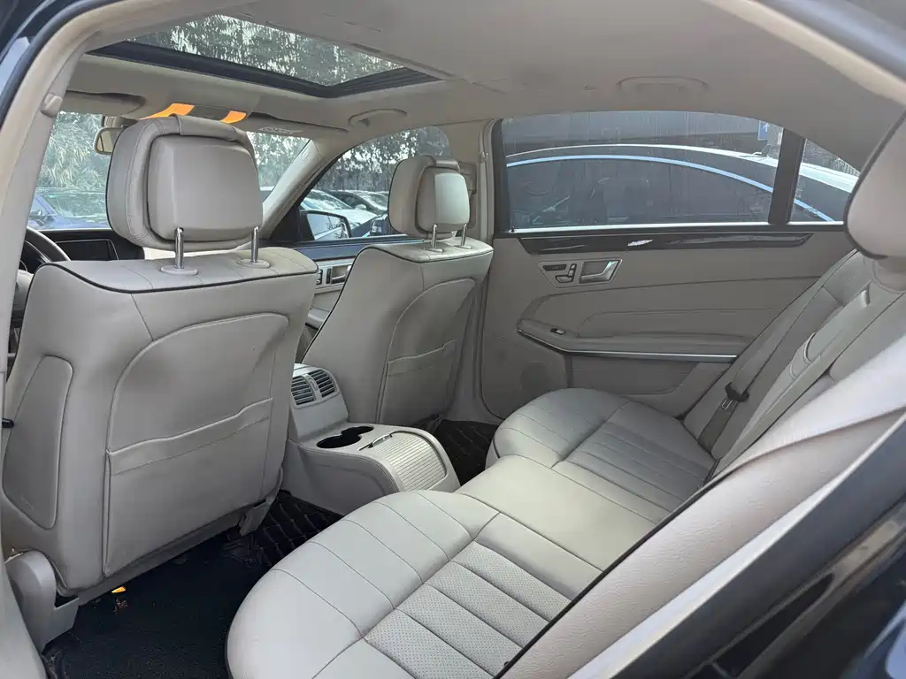 Mercedes-Benz E-Class 2016 — фото 22