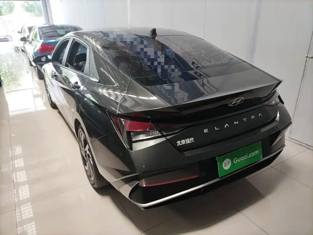 Hyundai Elantra 2024