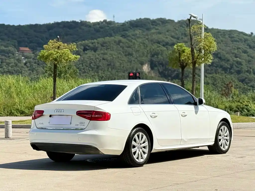 Audi A4L 2014